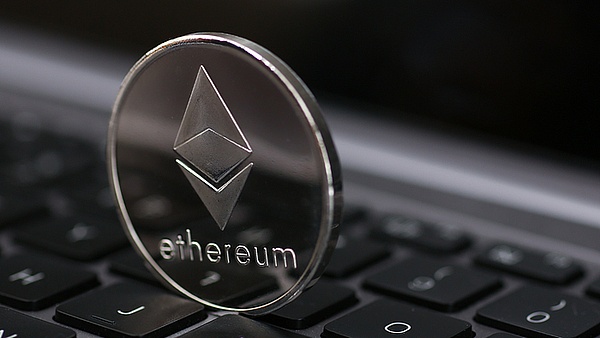 MicroStrategy再掀比特币狂潮：豪掷6亿美元增持，BTC持仓逼近18万枚大关